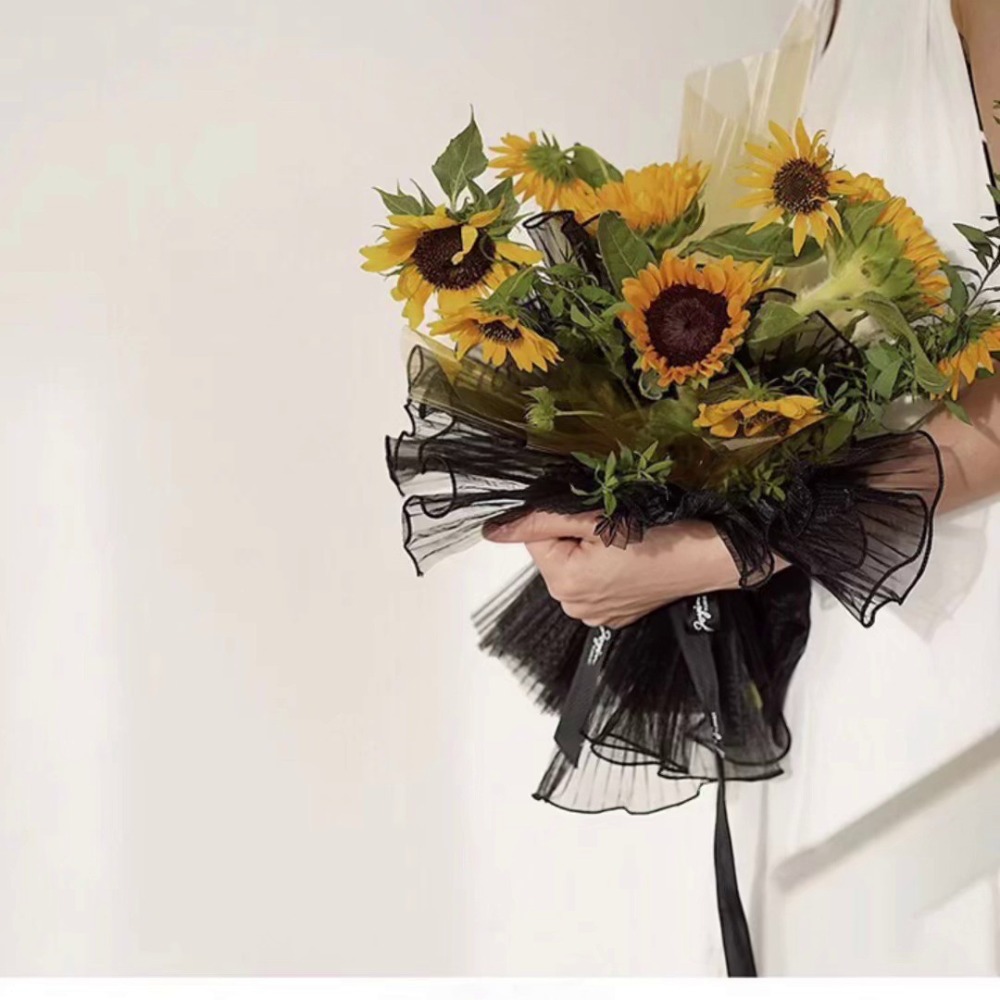Florist Supply House - 28cm×4ヤードの花束用ラッピングレースメッシュ素材。パールウェーブヤーンを使用。花屋での包装や、パールエッジ加工を施したギフト包装に最適。